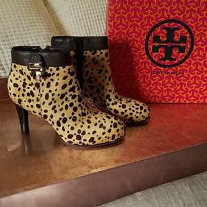 🐆 Tory Burch 8.5 cheetah leopard calf hair bootie